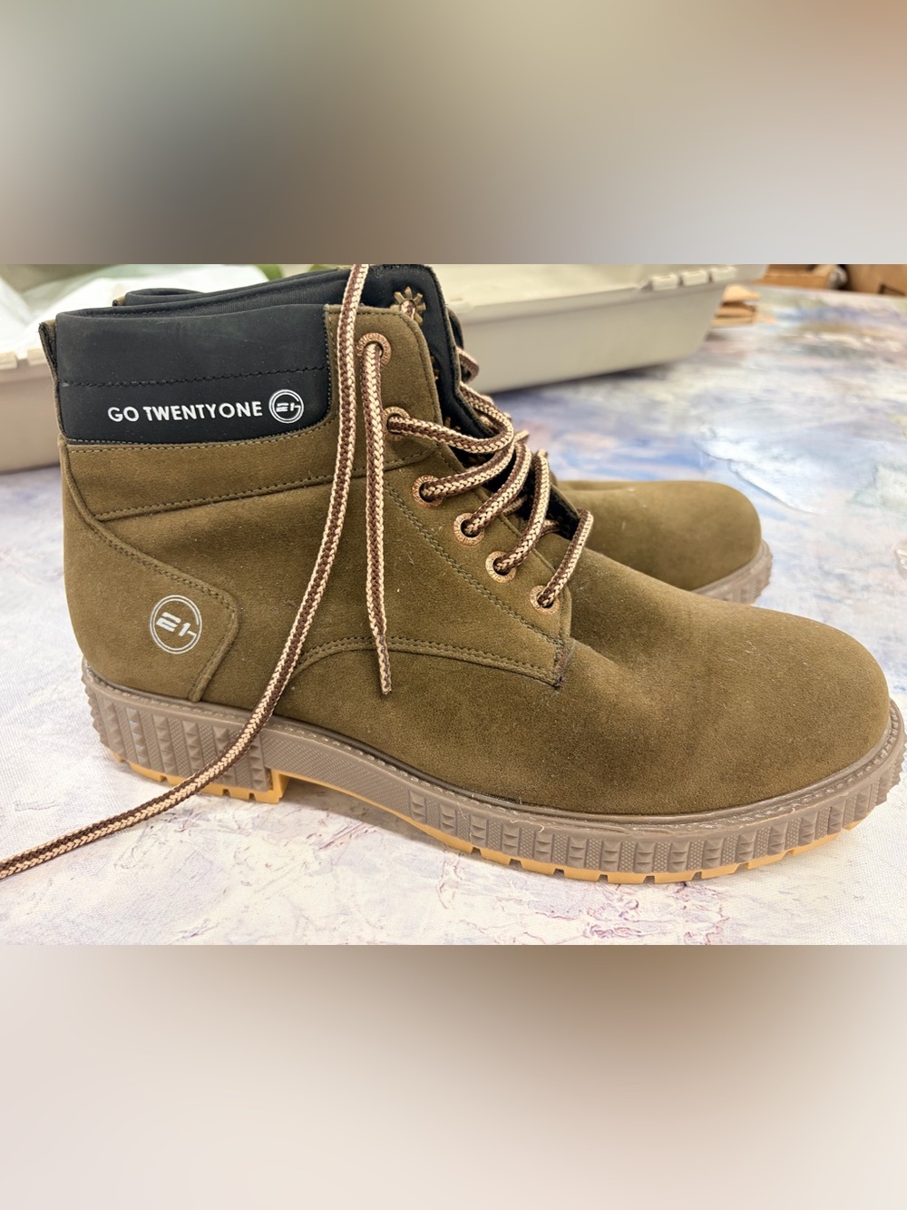 Go TwentyOne Olive Green Lace-Up Boots Men’s US 9 EU 42